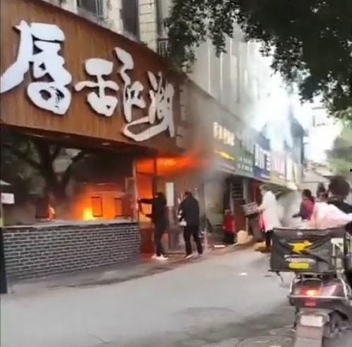 雍村饭店爆料视频,一场关于美食与真相的较量  第2张